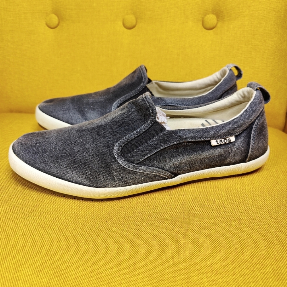 Taos Footwear Gray Slip-On Sneakers